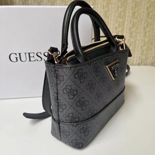 شنطة نسائية ماركة Guess