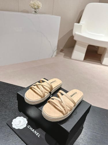 حذاء نسائي ماركة ‏Chanel