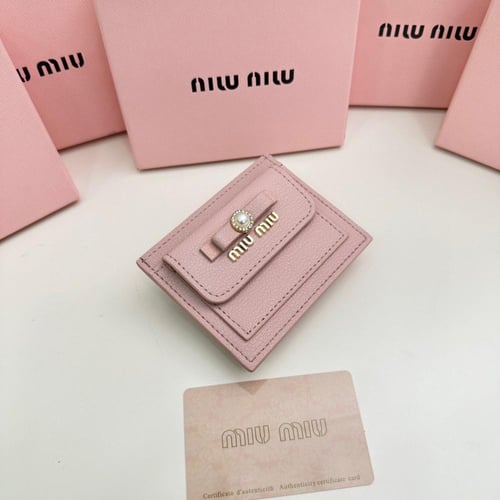 كارد ماركة Miumiu