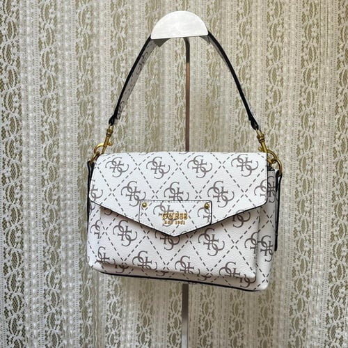 شنطة نسائية ماركة Guess