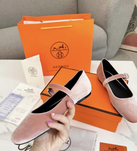 حذاء نسائي ماركة Hermès