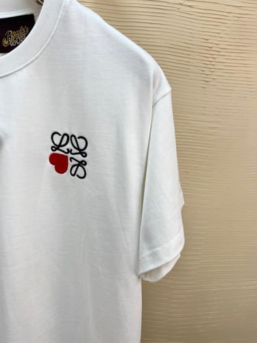 تي شيرت ماركة Loewe