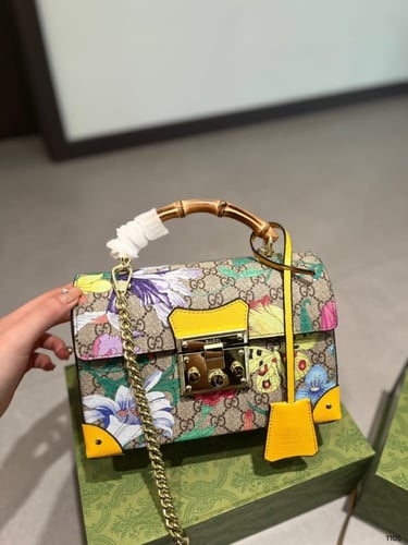 شنطة نسائية ماركة Gucci