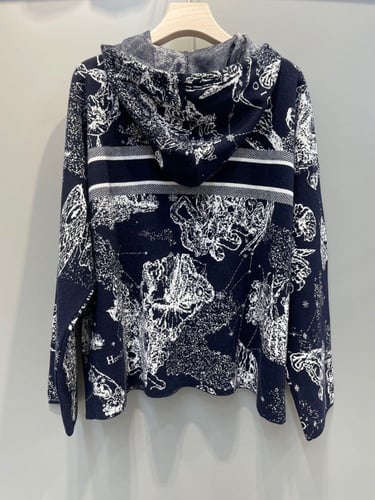 طقم نسائي ماركة Dior