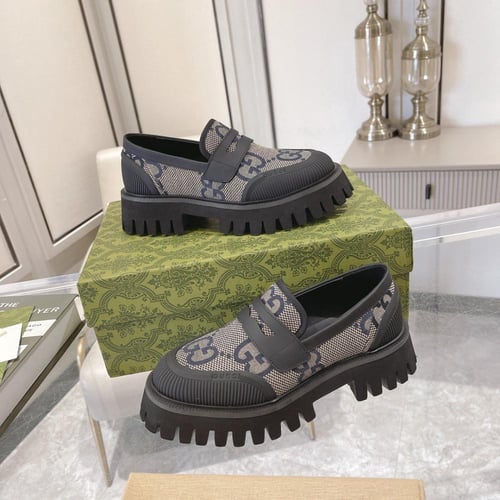 حذاء ماركة ‏Gucci