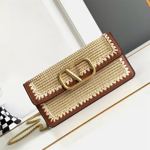 شنطه نسائية ماركة Valentino