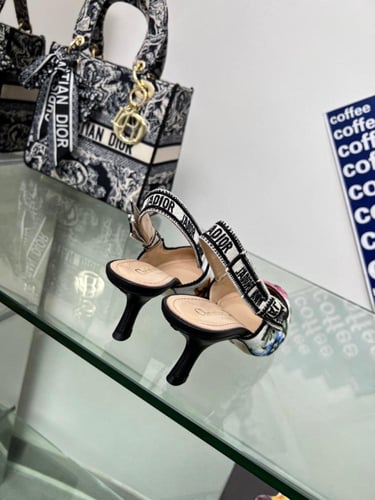 حذاء نسائي ماركة ‏Dior