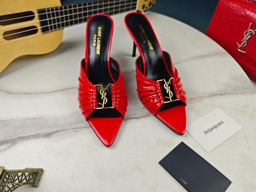 حذاء نسائي ماركة YSL