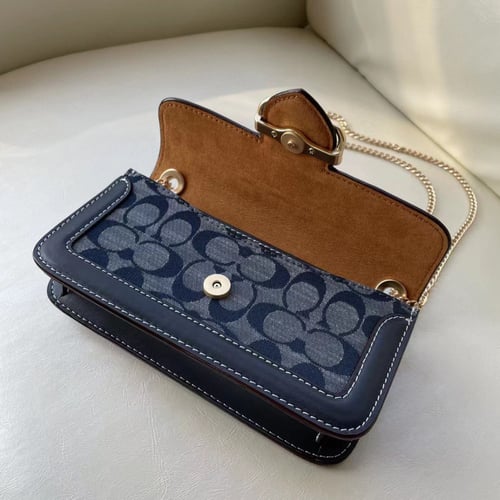 شنطة نسائية ماركة coach