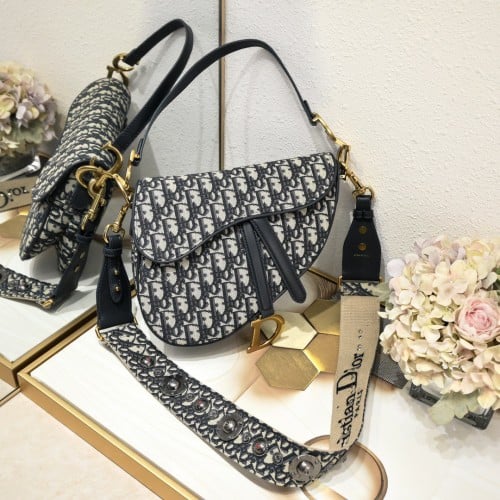 شنطة نسائية ماركة Dior