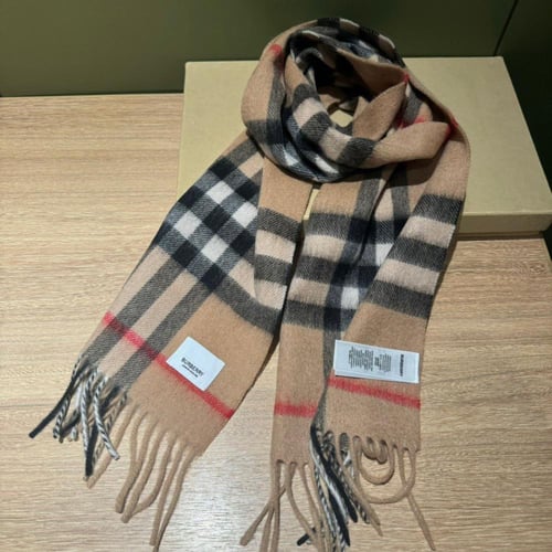 سكارف اطفال ماركة Burberry