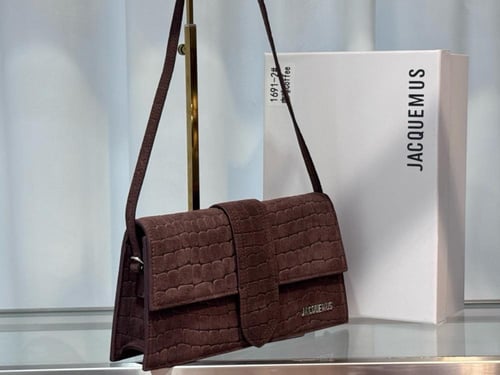 شنطة نسائيه ماركة JACQUEMUS