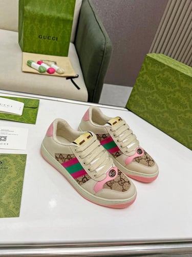 حذاء ماركة ‏Gucci