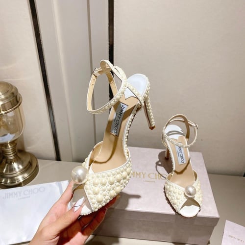 حذاء نسائي ماركة jimmychoo