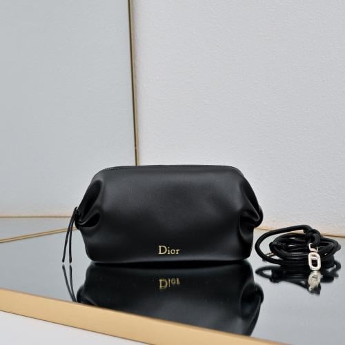 شنطة نسائية ماركة Dior