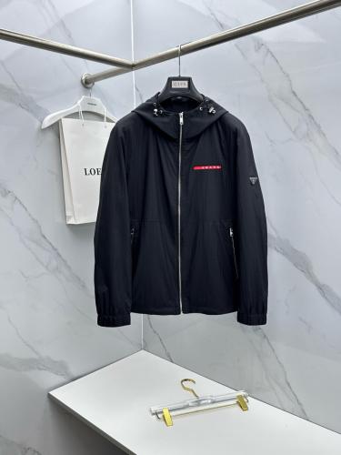 جاكيت ماركة Prada