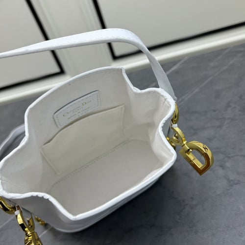 شنطة نسائية ماركة Dior