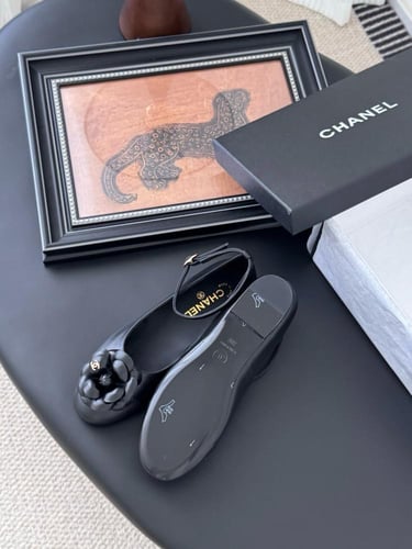 حذاء نسائي ماركة Chanel