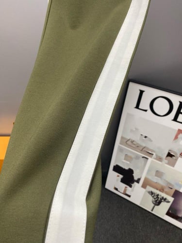 طقم ماركة Loewe