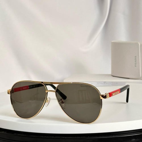 نظاره ماركة ‏Prada