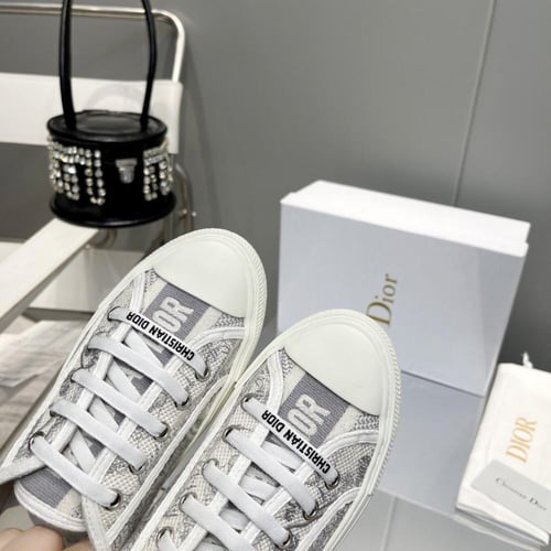 حذاء نسائي ماركة ‏Dior