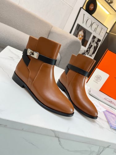 حذاء ماركة ‏Hermès