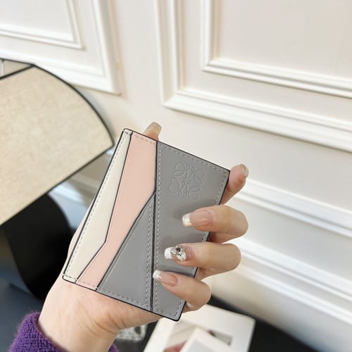 كارد ماركة LOEWE