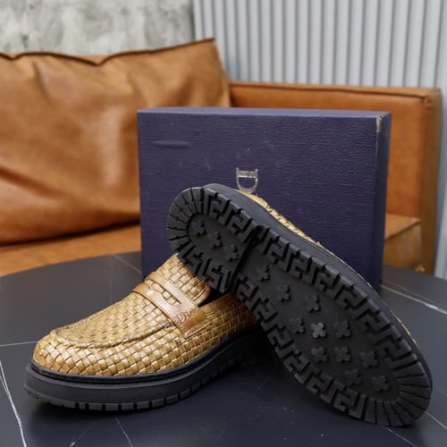 حذاء رجالي ماركة Dior