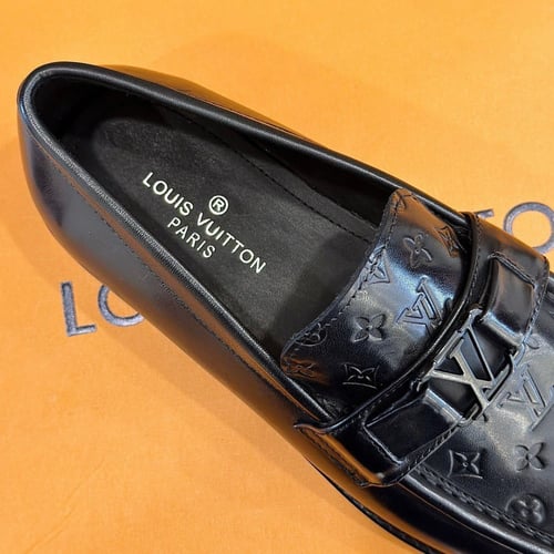 حذاء رجالي رسمي ماركة LV