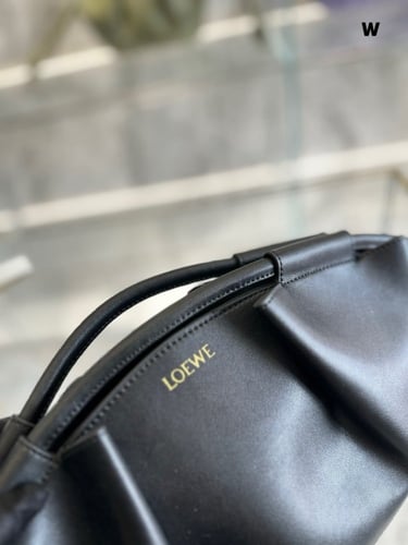 شنطه نسائية ماركة Loewe