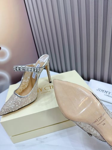 حذاء نسائي ماركة jimmychoo