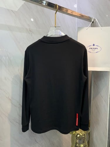 سويت شيرت ماركة Prada