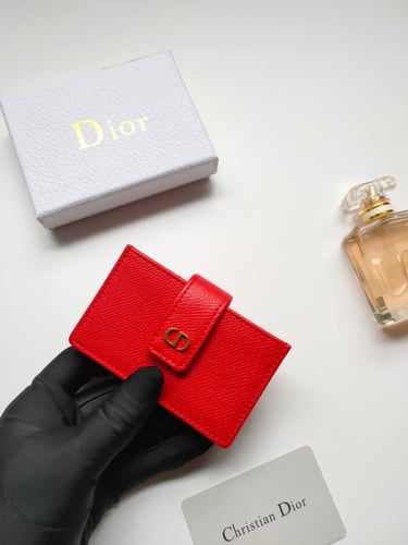 كارد ماركة Dior