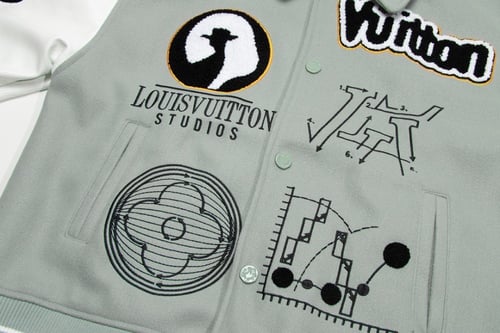 جاكيت ماركة LV