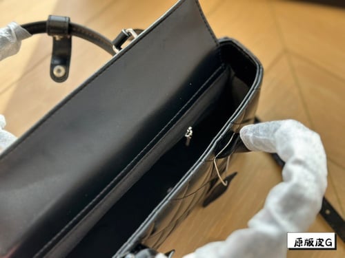 شنطة نسائية ماركة YSL