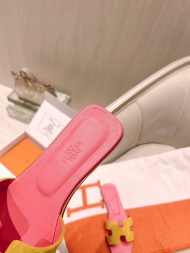 حذاء نسائي ماركة Hermès