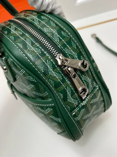 شنطة نسائية ماركة Goyard