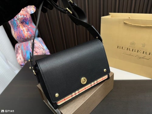 شنطة نسائية ماركة Burberry