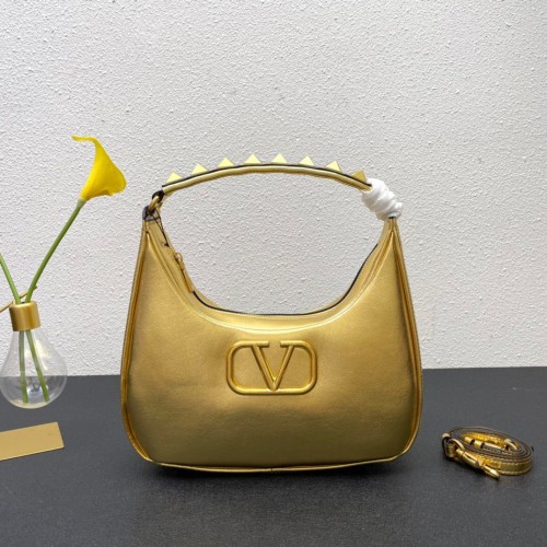 شنطة نسائية ماركة Valentino