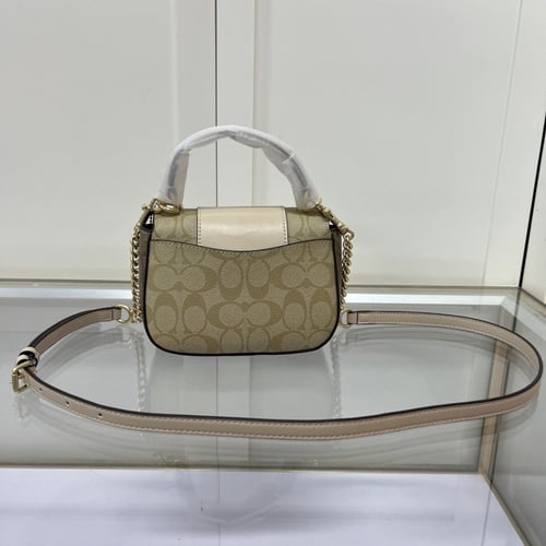 شنطه نسائية ماركة Coach