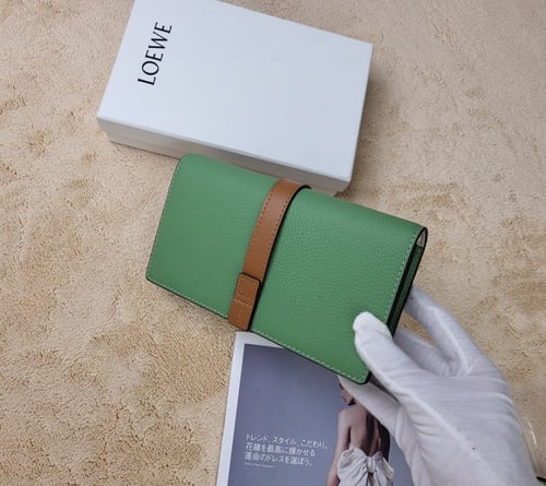 شنطة نسائية ماركة Loewe