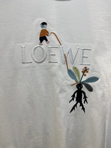 تي شيرت ماركة ‏Loewe