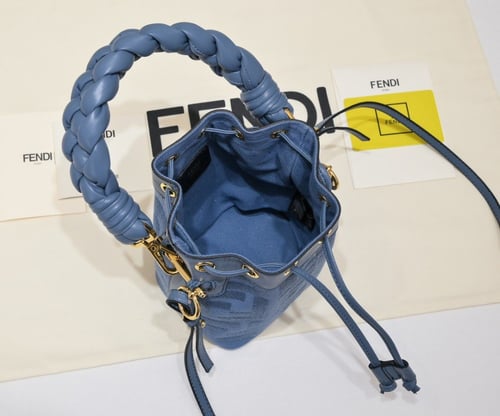 شنطة نسائية ماركة Fendi