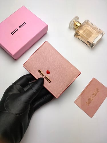 كارد ماركة Miumiu