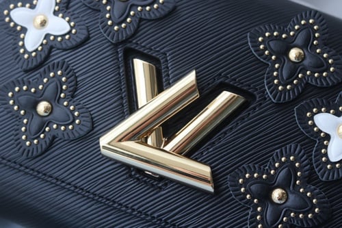 شنطة نسائية ماركة LV