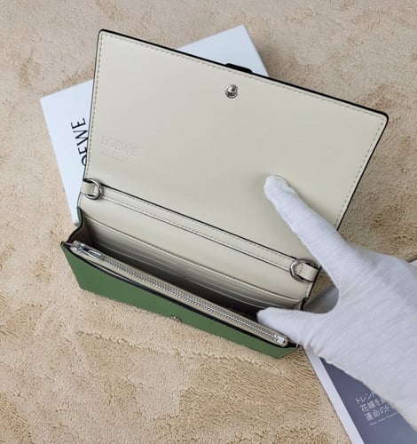 شنطة نسائية ماركة Loewe