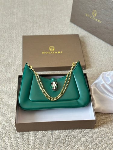 شنطة نسائية ماركة Bvlgari