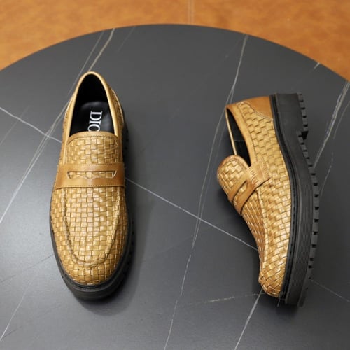 حذاء رجالي ماركة Dior