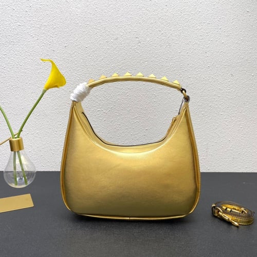 شنطة نسائية ماركة Valentino