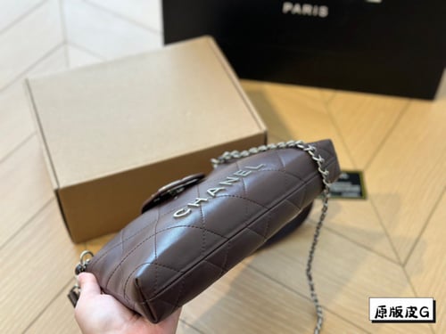 شنطة نسائيه ماركة Chanel